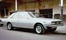 Una Fiat 130 coupe