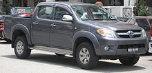 Hi-lux sesta serie in versione cabina allungata Toyota Hilux 1